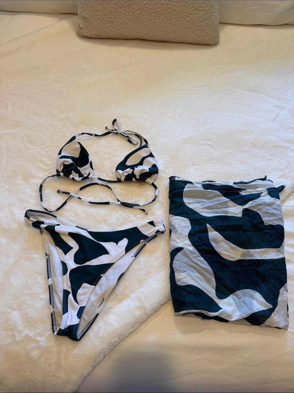 Abercrombie swimsuit with matching sarong